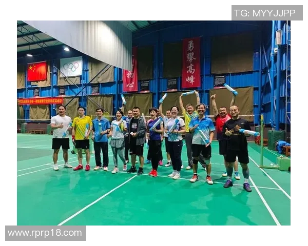 深圳羽毛球队的团队协作精神与成功之道探讨